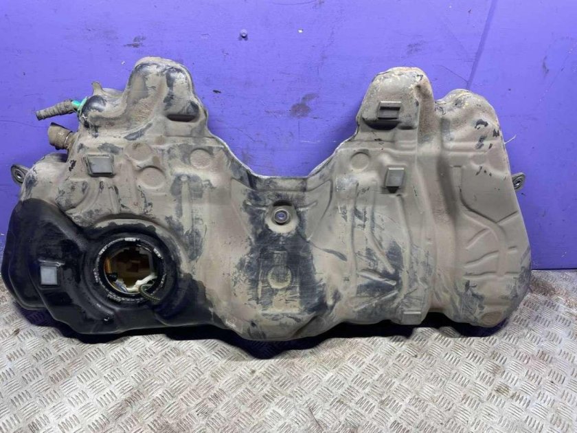 Бак топливный