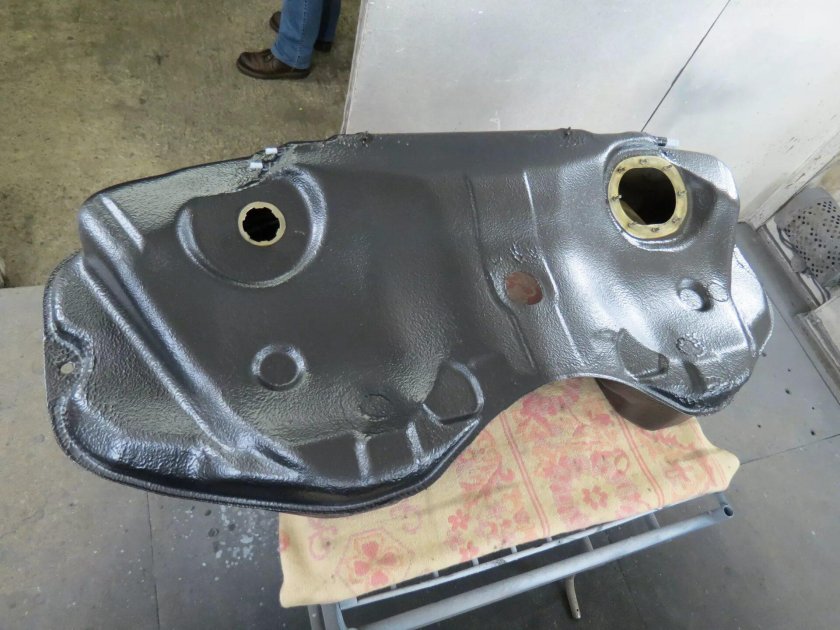 Топливный дизельный бак на БМВ е38