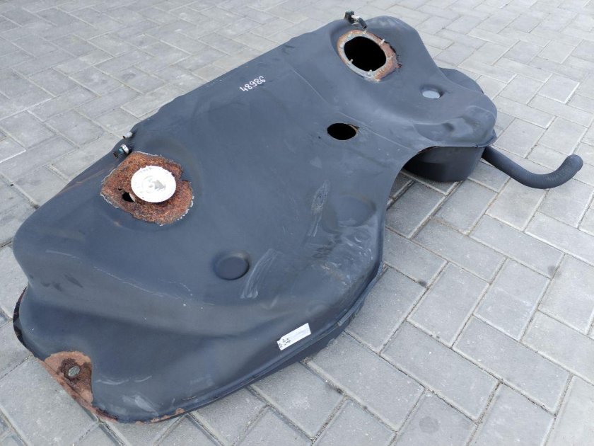 Бак топливный