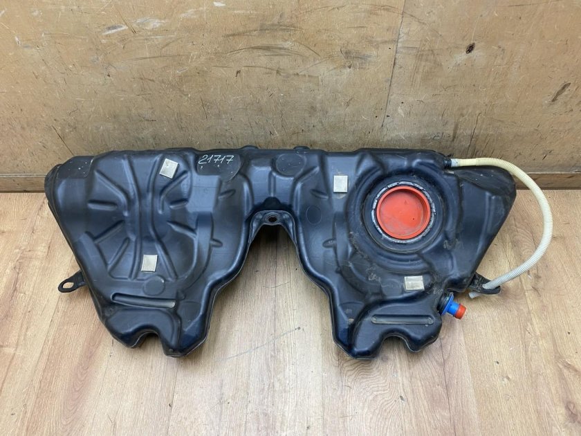 Бак топливный