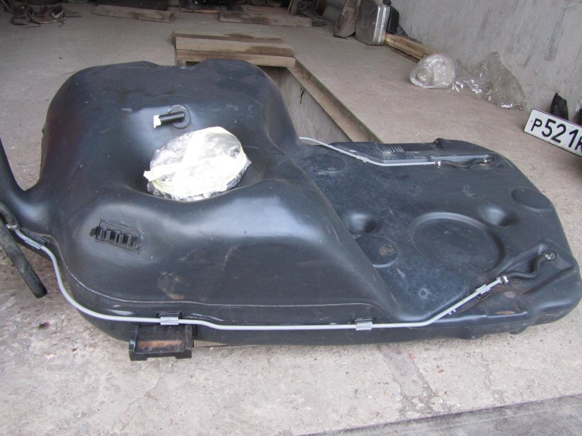 BMW e34 бензобак