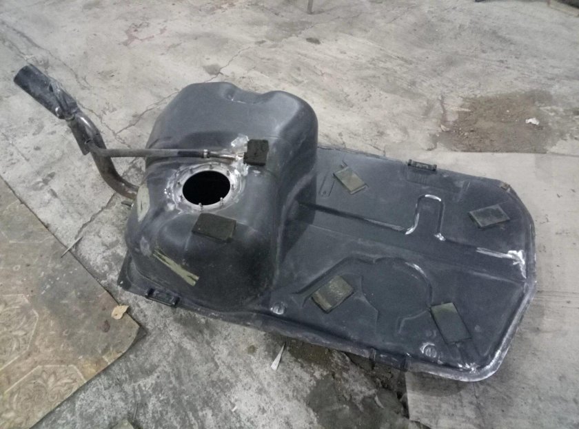 Бак топливный БМВ е32