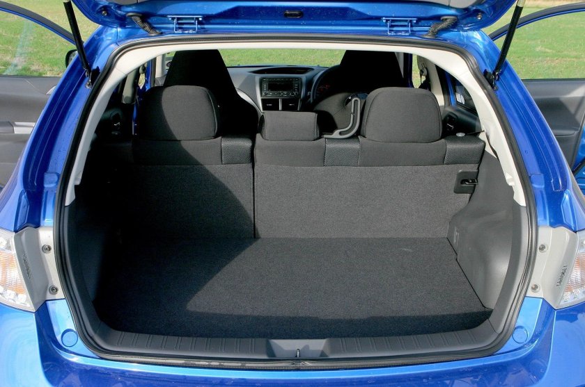 Subaru impreza 2008 багажник