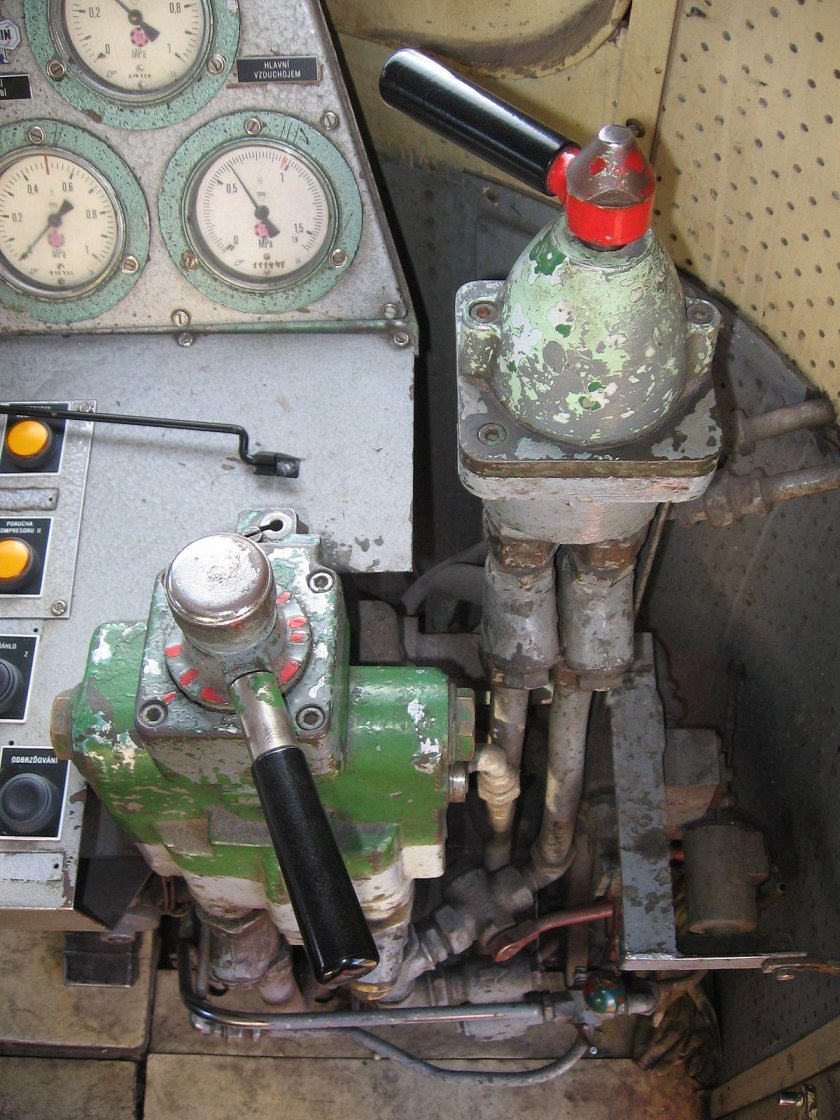 Кран машиниста 130