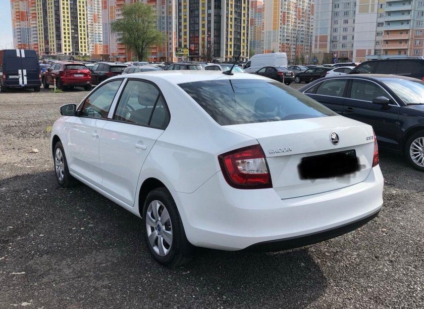 Шкода рапид лифтбек