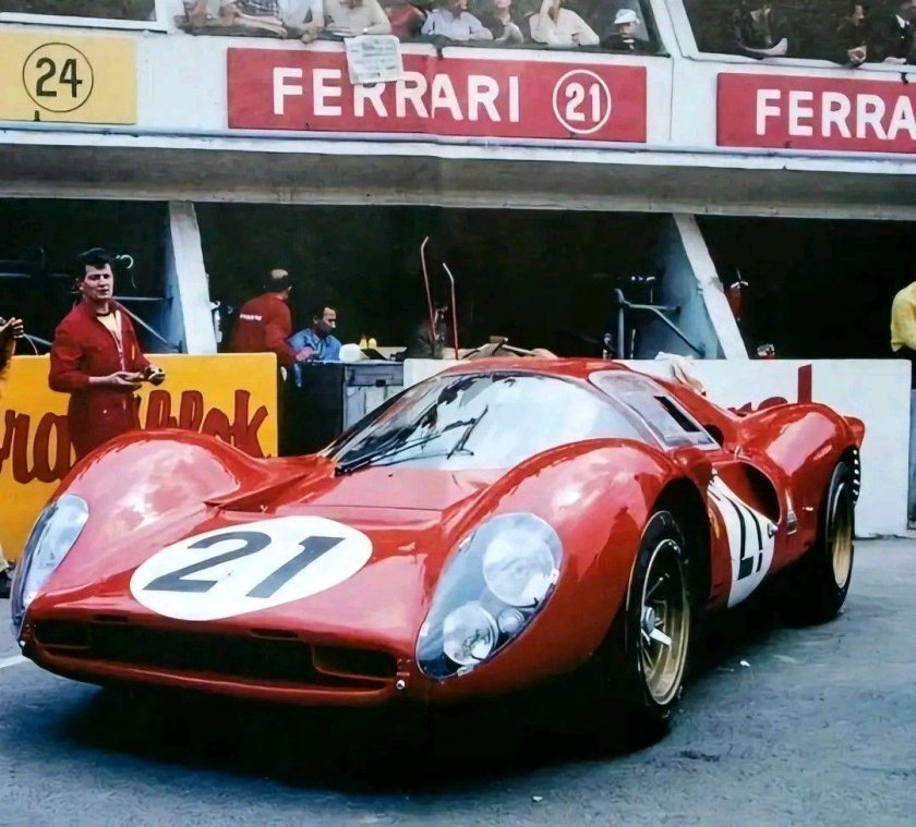 1967 Ferrari #24 Ferrari Spa 330 p4