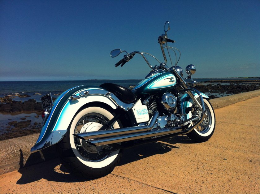 Мотоцикл круизер Ямаха 1100