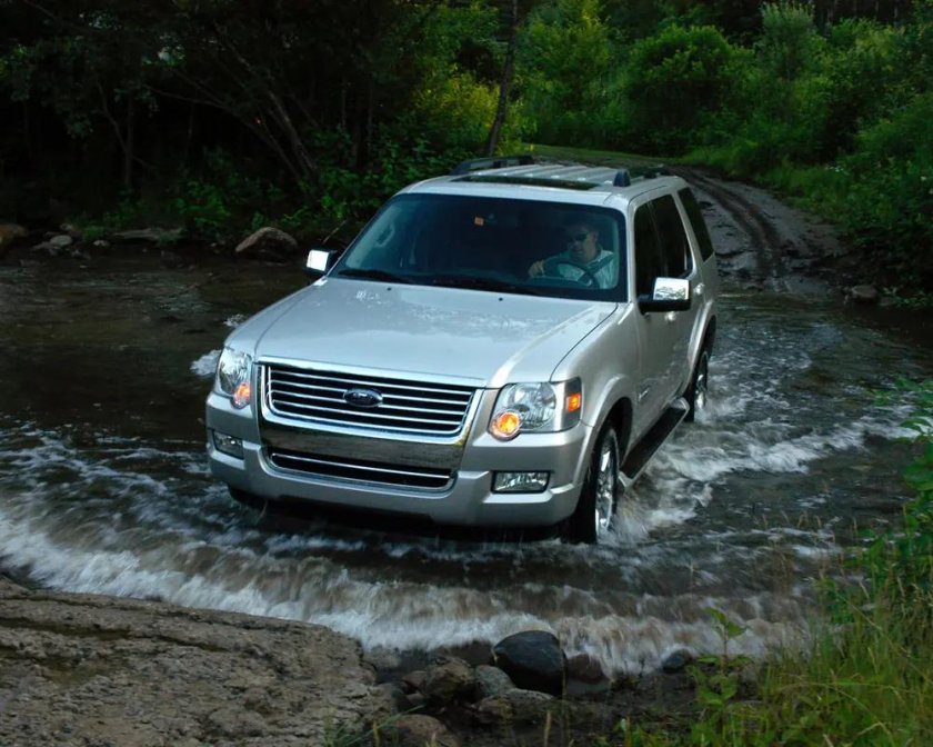 Ford Explorer 4