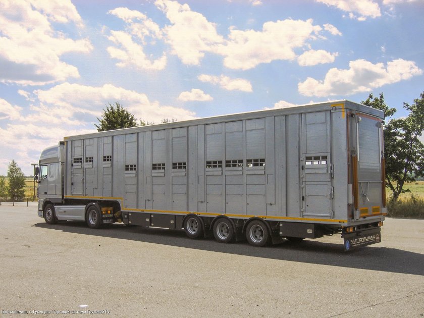 Полуприцеп-скотовоз АПС 552400