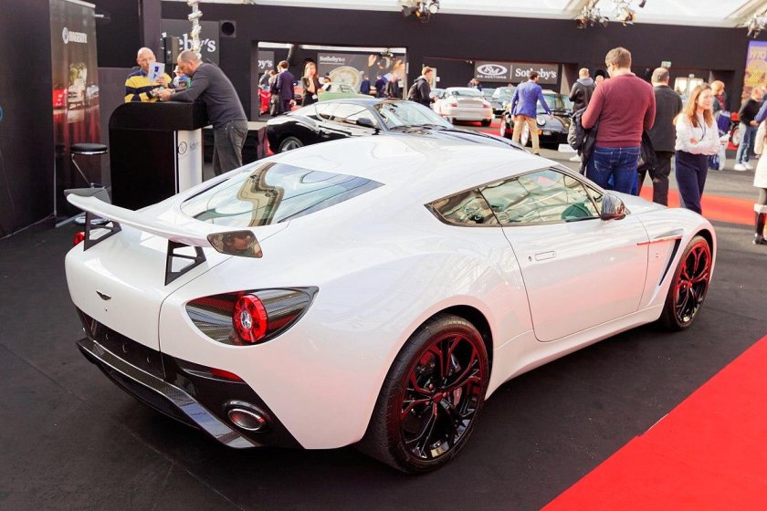 Aston Martin v12 Zagato