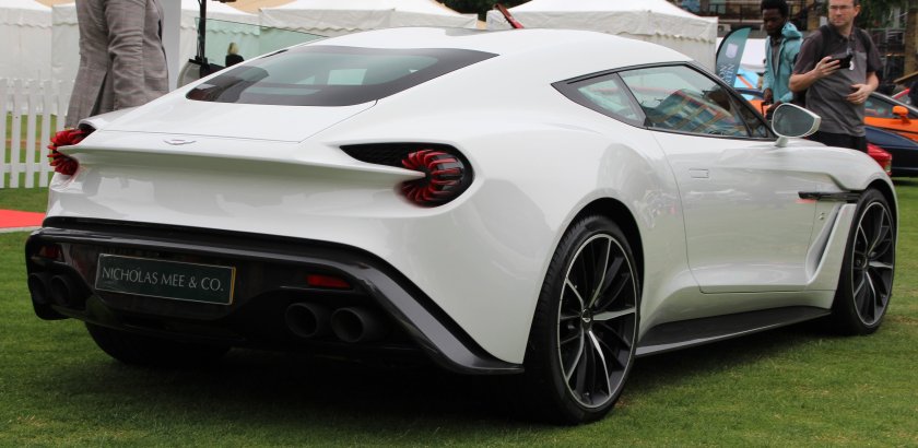 Aston Martin Vanquish 2023