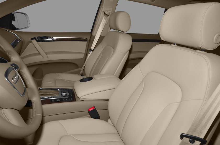 Ауди q5 светлый салон