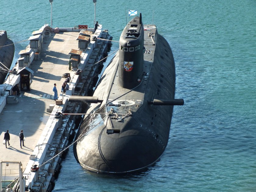 Подводная лодка 690