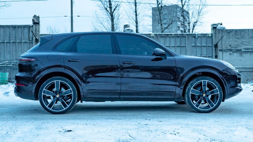 Porsche Cayenne Coupe r22