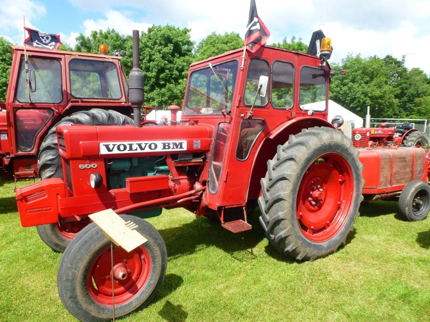 Volvo BM-700 трактор