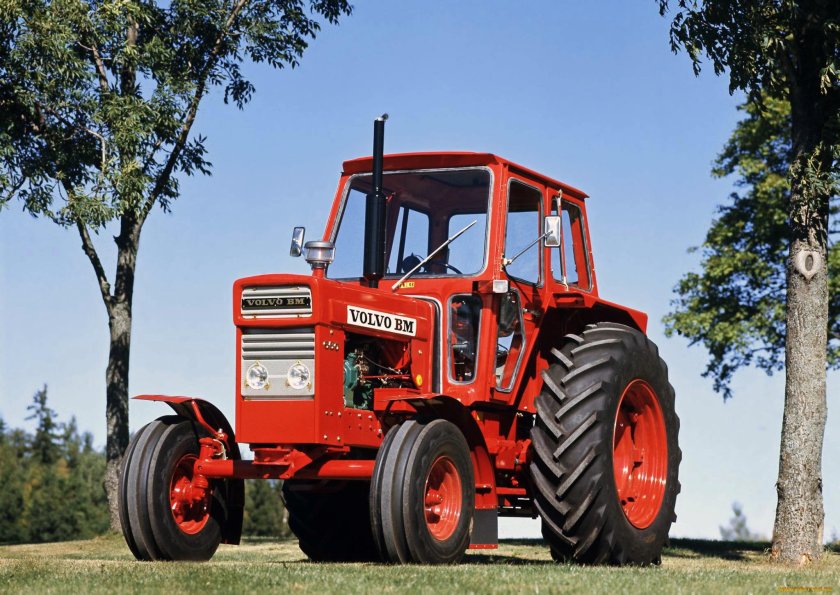 Volvo BM-700 трактор