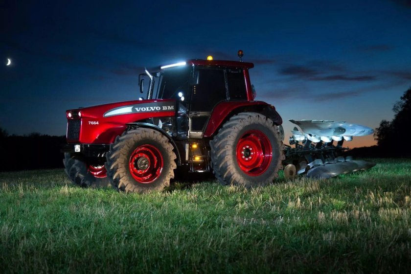 Трактор Volvo