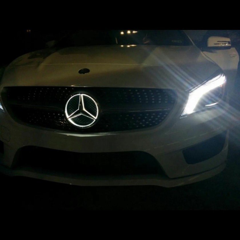Светящаяся звезда Мерседес в решетку w205