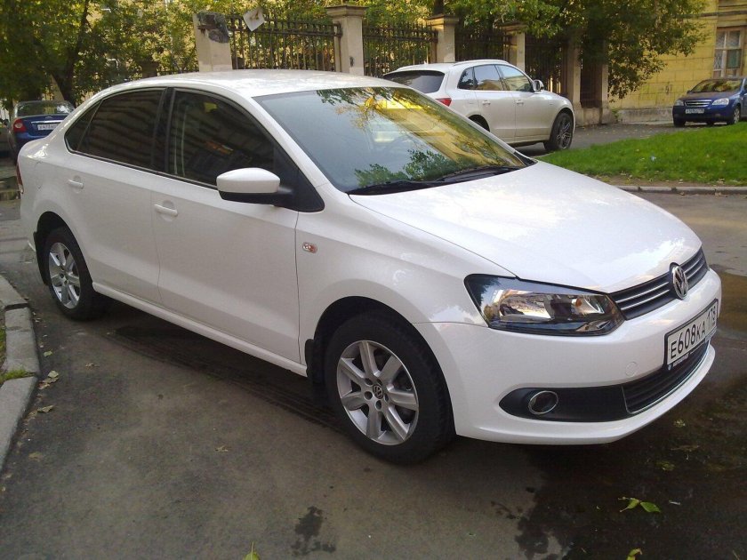 Volkswagen Polo белый