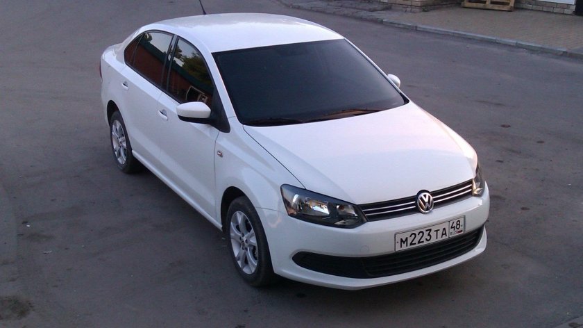 Volkswagen Polo белый 2014