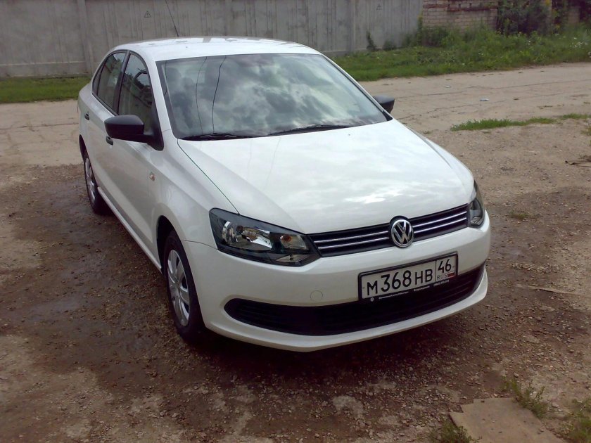Volkswagen Polo 2015 белый
