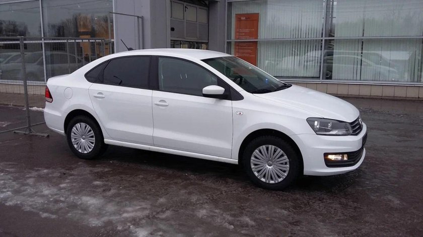 Фольксваген поло 2018 седан белый