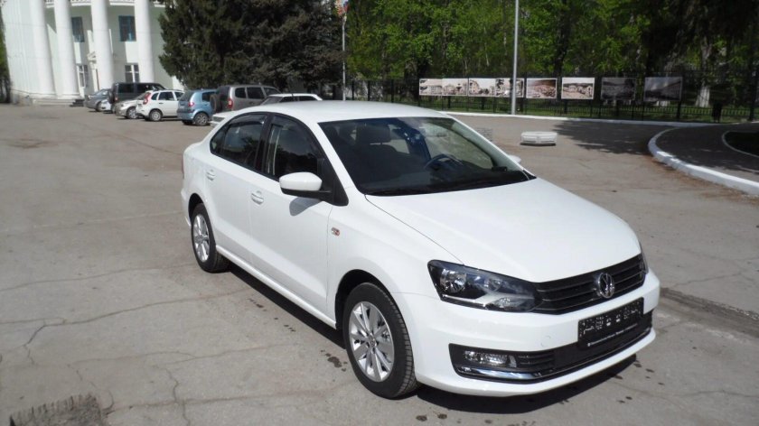 Volkswagen Polo 2016 белый