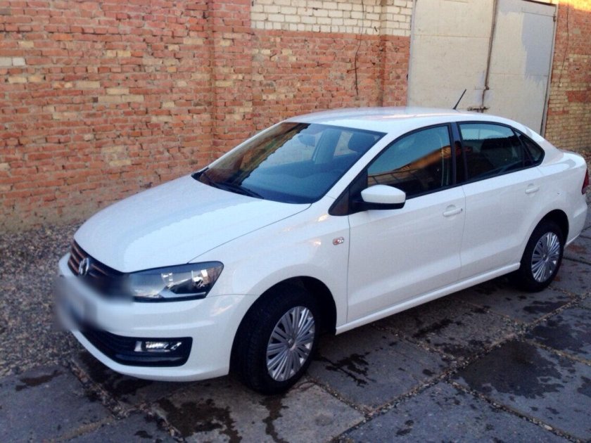 Volkswagen Polo 2015 белый