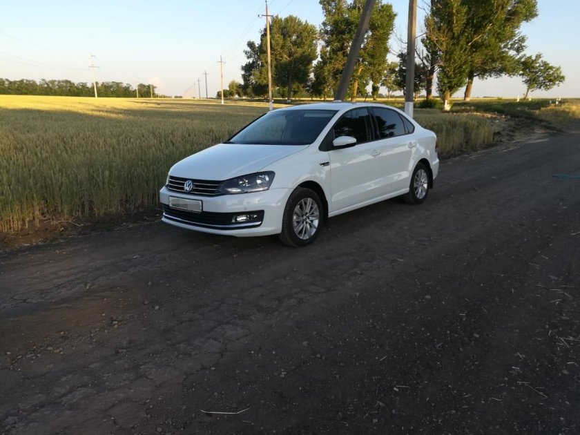 Фольксваген поло седан белый