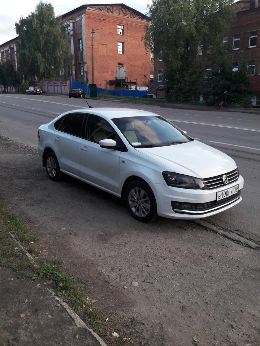 Volkswagen Polo 2016 белый