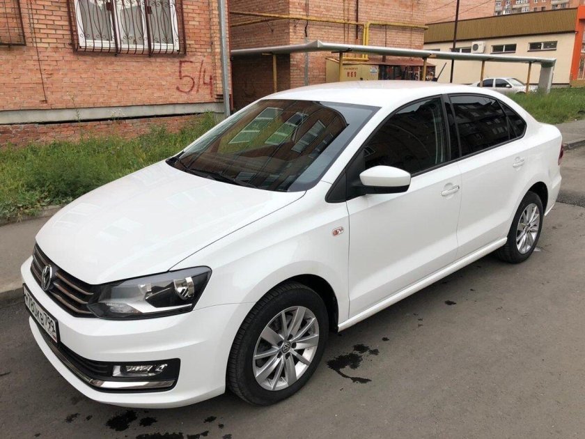 Volkswagen Polo 2018 белый