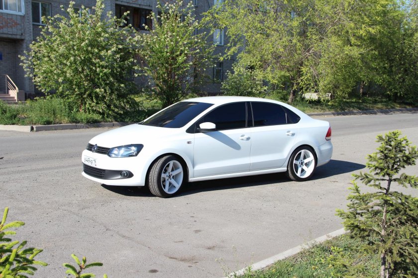 Фольксваген поло r17