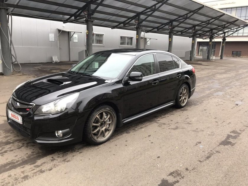 Subaru Legacy черный