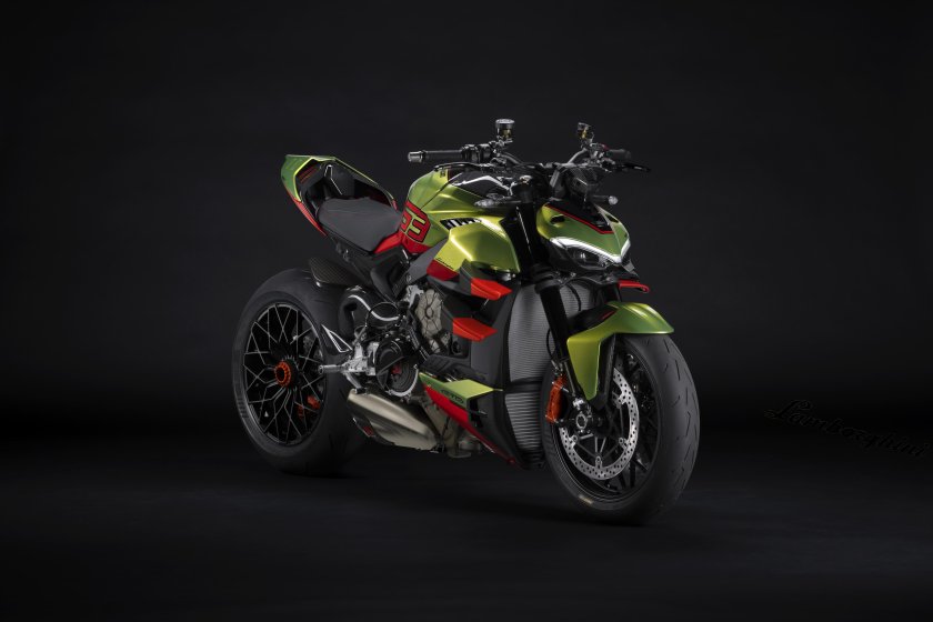 Мотоцикл Ducati Streetfighter v4