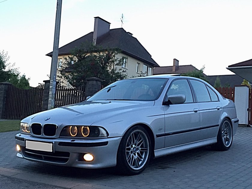 Бмв 5 2001