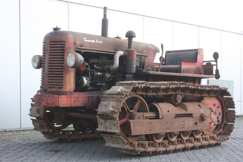 ДТ-75 трактор гусеничный