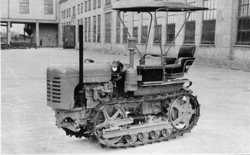 Трактор ДТ 20 В гусеничный