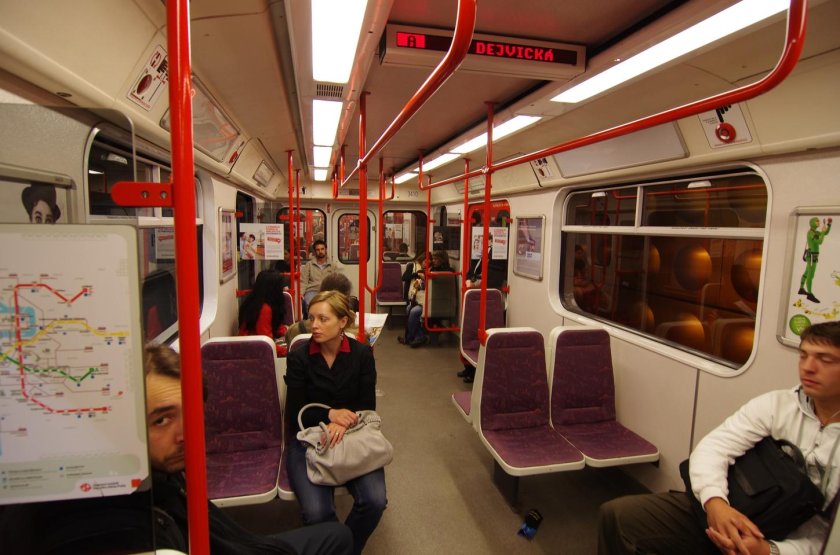 Метро Прага вагон