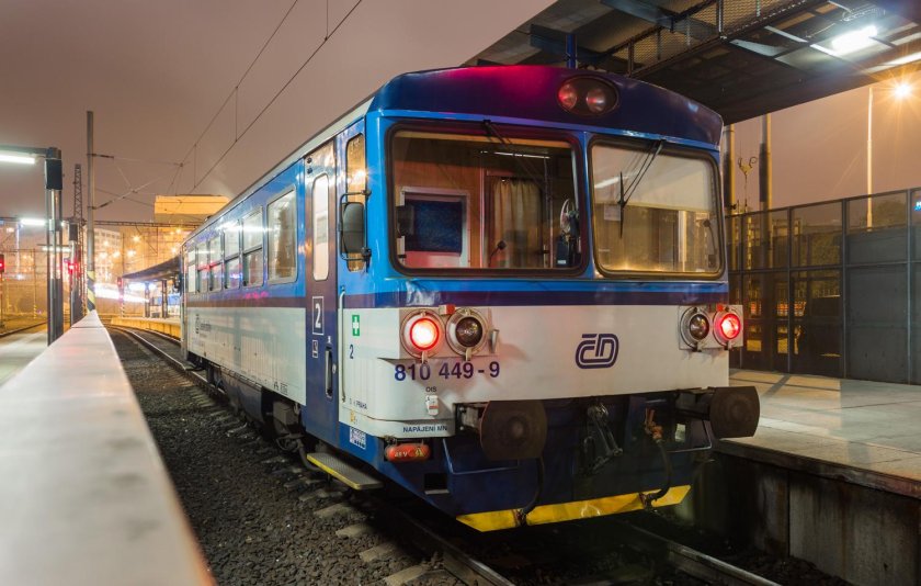 Вагон пригородного поезда