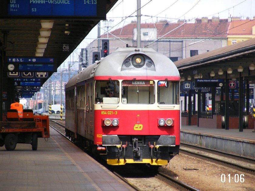 Локомотив поезд