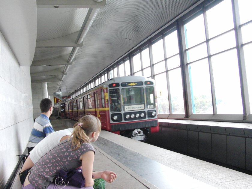 Метро Русич