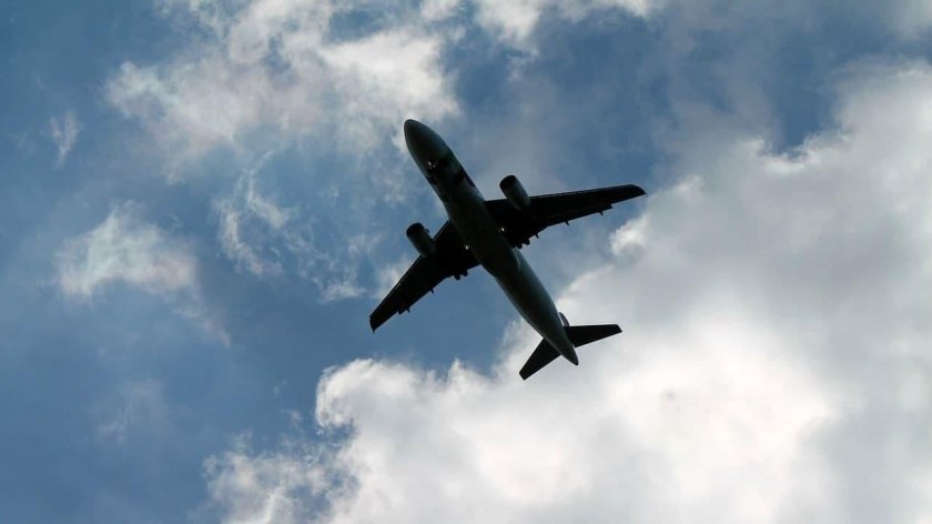 Самолет на земле