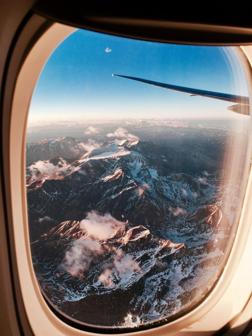 Иллюминатор самолета