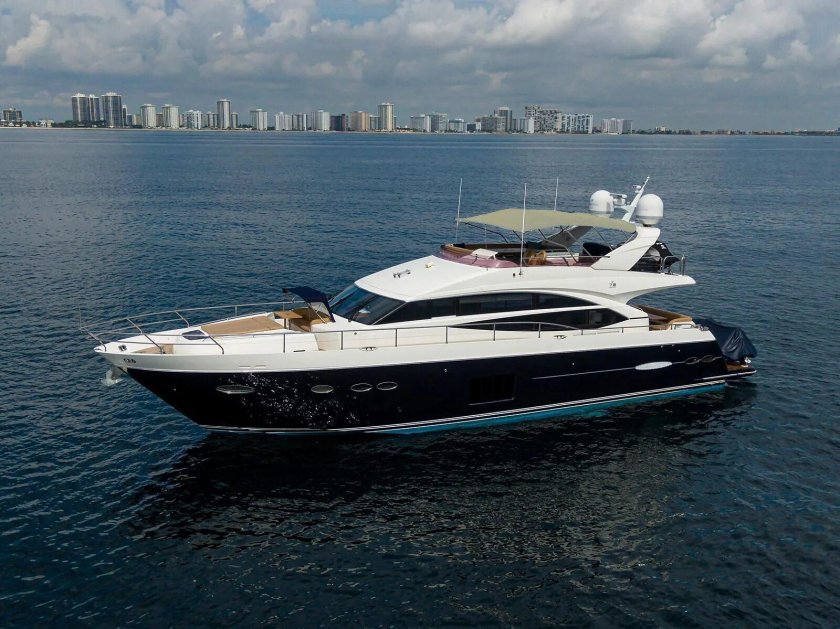 Яхта принцесса 72