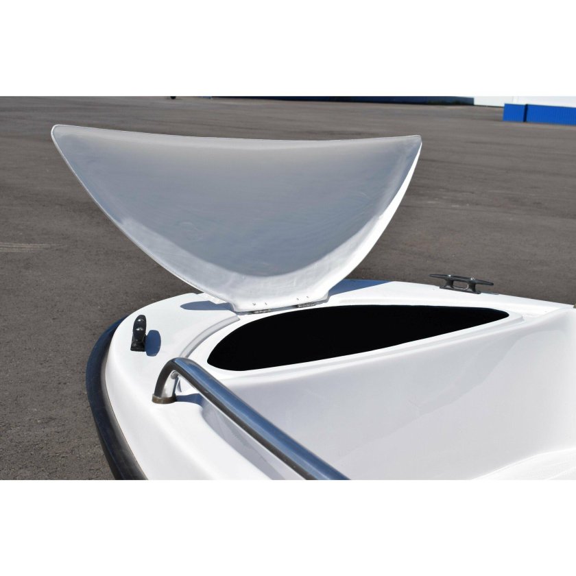 Стеклопластиковая лодка тримаран Пингвин