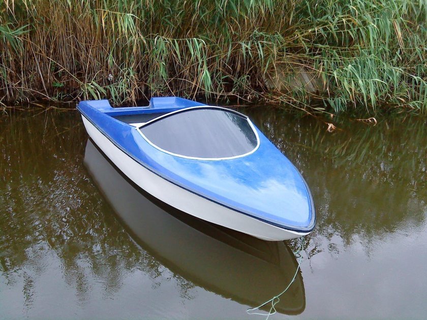 Лодка Касатка стеклопластиковая