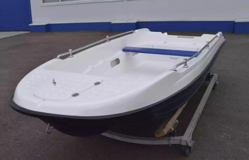Лодка стеклопластиковая стелс 315