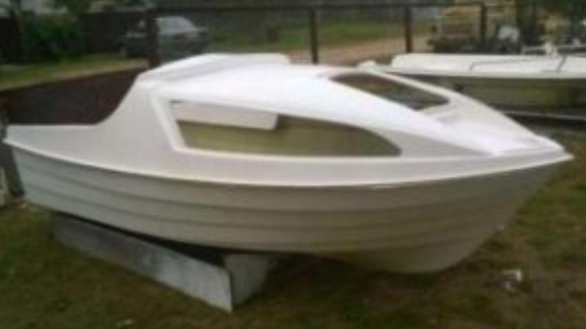 Лодка Джейн 450 из стеклопластика