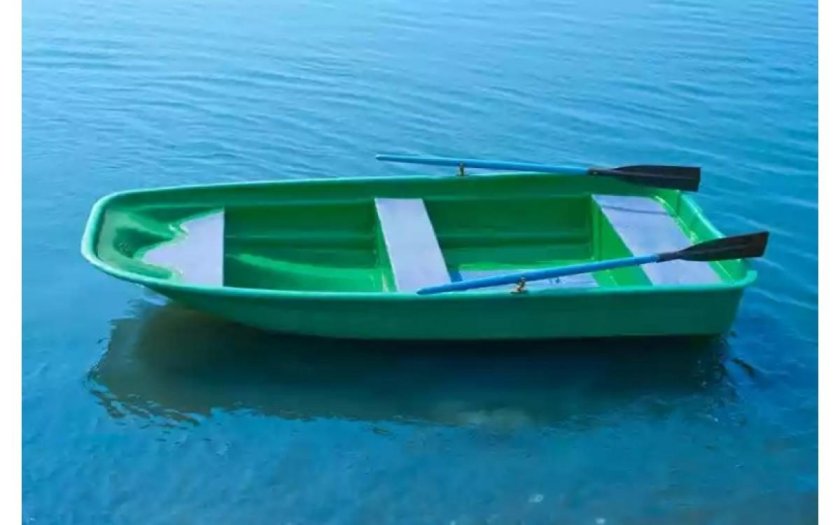 Лодка весельная стеклопластиковая