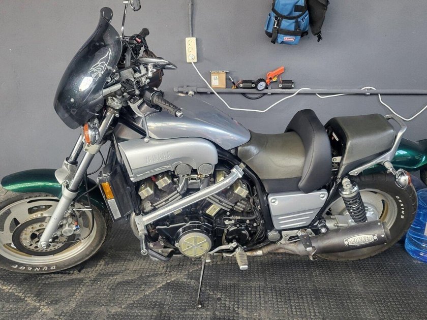 Yamaha v max 1200